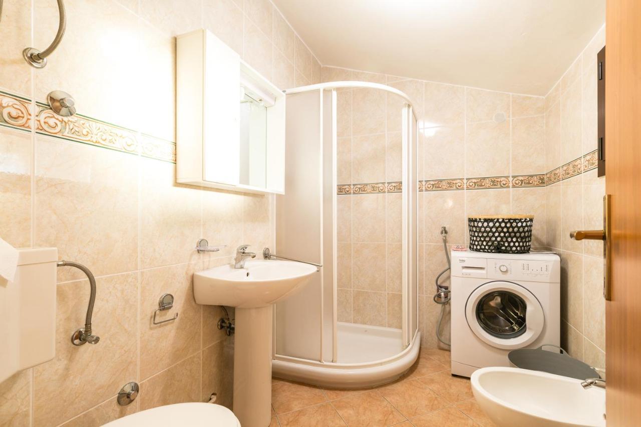 Apartmani Gilda Vrsar Buitenkant foto