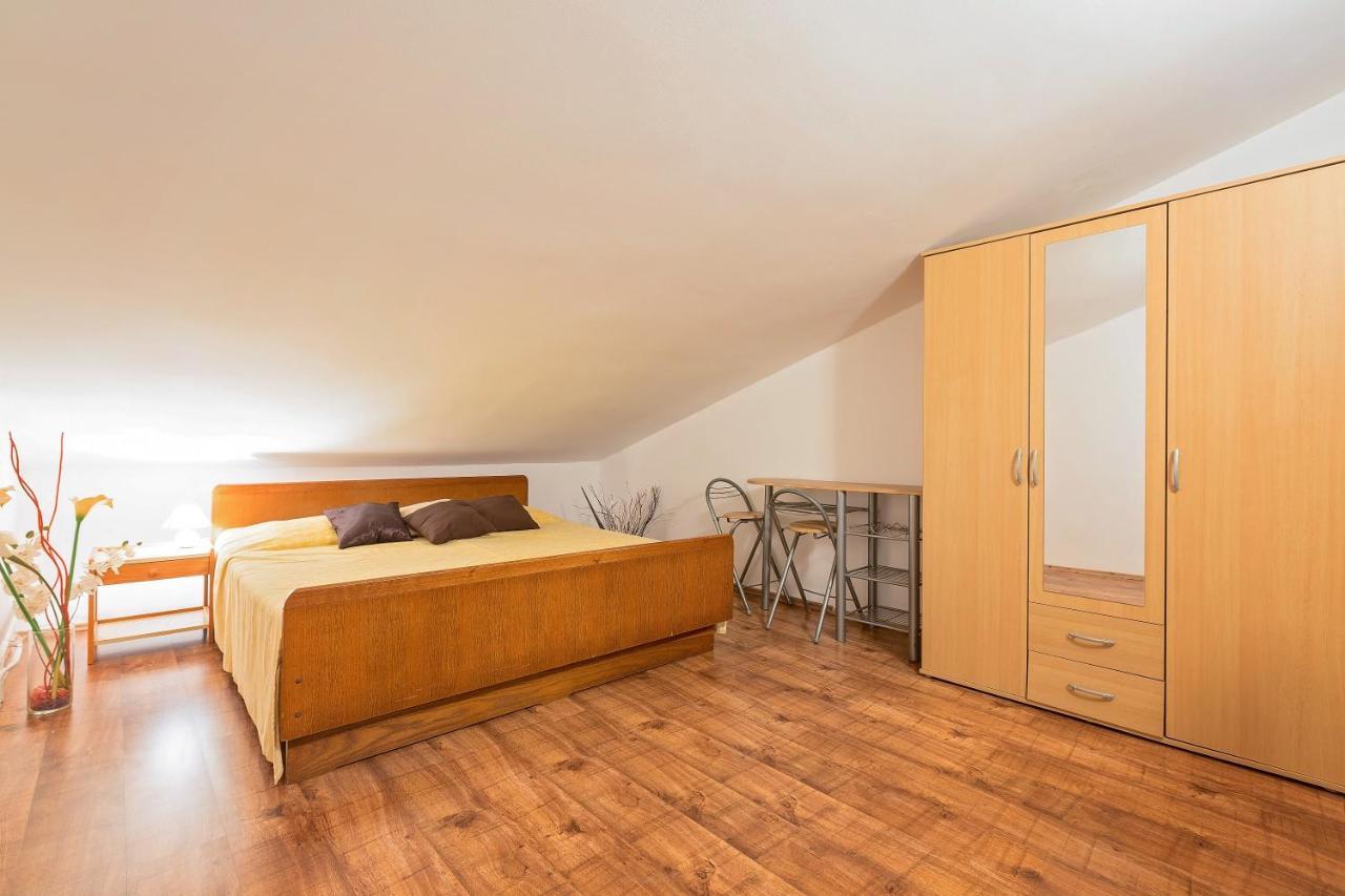 Apartmani Gilda Vrsar Buitenkant foto